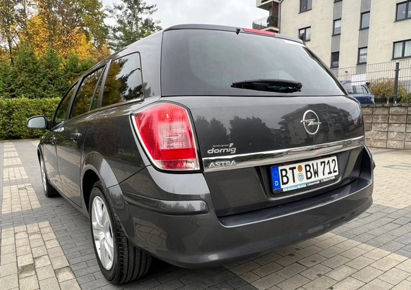 Opel Astra cena 17999 przebieg: 202194, rok produkcji 2010 z Warka małe 781